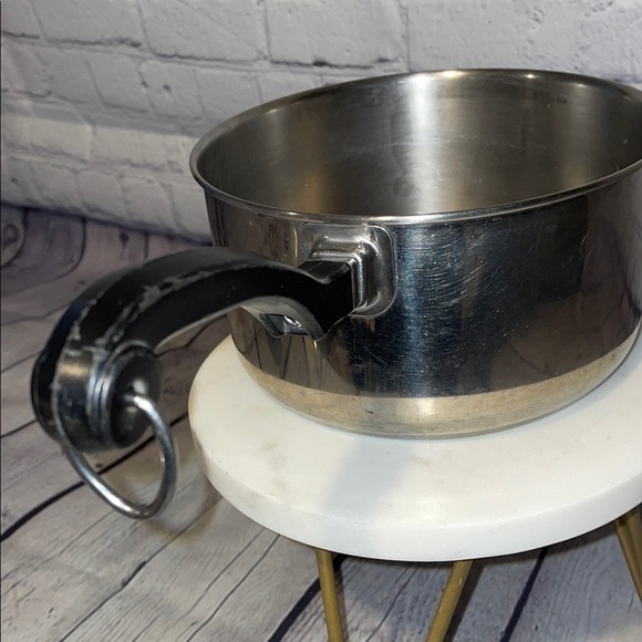 Farberware Vintage Stainless Steel 2 Quart Saucepan with Black Handle - Picture 5 of 5